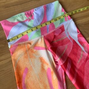 NWOT Tropical Print Tights: Onzie